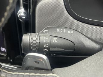 VOLVO V90 2.0 D4 R-Design Plus Estate 5dr Diesel Auto Euro 6 (s/s) (190 ps