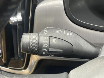 VOLVO V90 2.0 D4 Momentum Plus Estate 5dr Diesel Auto Euro 6 (s/s) (190 ps