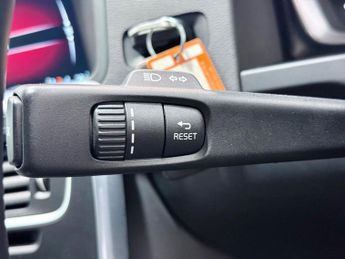 VOLVO V60 1.6 T4 SE Lux Estate 5dr Petrol Powershift Euro 5 (180 ps)