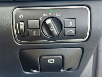 VOLVO V60 1.6 T4 SE Lux Estate 5dr Petrol Powershift Euro 5 (180 ps)