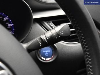 TOYOTA C-HR 1.8 VVT-h GPF Icon SUV 5dr Petrol Hybrid CVT Euro 6 (s/s) (122 p