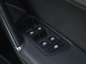 VOLKSWAGEN GOLF 2.0 TSI R Hatchback 5dr Petrol DSG 4Motion Euro 6 (s/s) (300 ps)