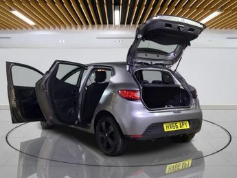 RENAULT CLIO 1.5 dCi Dynamique Nav Hatchback 5dr Diesel Auto Euro 6 (90 ps)