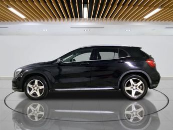 MERCEDES-BENZ 180 2.1 GLA220d AMG Line (Premium Plus) SUV 5dr Diesel 7G-DCT 4MATIC