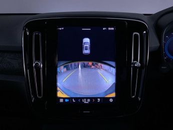VOLVO XC40 Recharge 69kWh Plus SUV 5dr Electric Auto (231 ps)