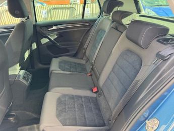 VOLKSWAGEN GOLF 2.0 TDI BlueMotion Tech GT Hatchback 5dr Diesel DSG Euro 5 (s/s)
