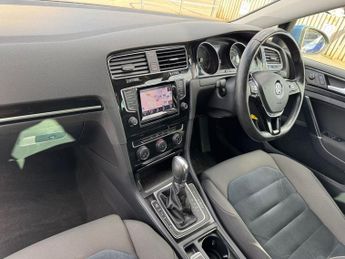 VOLKSWAGEN GOLF 2.0 TDI BlueMotion Tech GT Hatchback 5dr Diesel DSG Euro 5 (s/s)