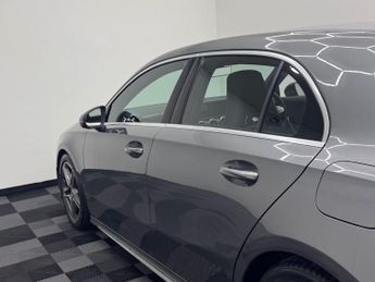 MERCEDES-BENZ A-CLASS 1.5 A180d AMG Line (Executive) Hatchback 5dr Diesel 7G-DCT Euro 