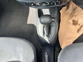RENAULT MEGANE Automatic 1.6 EXPRESSION PLUS 16V 5d 110 BHP 