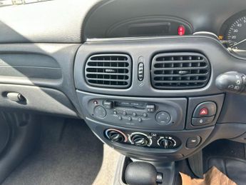 RENAULT MEGANE Automatic 1.6 EXPRESSION PLUS 16V 5d 110 BHP 
