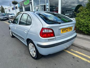 RENAULT MEGANE Automatic 1.6 EXPRESSION PLUS 16V 5d 110 BHP 
