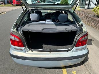 RENAULT MEGANE Automatic 1.6 EXPRESSION PLUS 16V 5d 110 BHP 