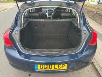VAUXHALL ASTRA 1.6 16v Exclusiv Hatchback 5dr Petrol Auto Euro 5 (115 ps)
