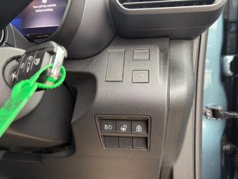 VAUXHALL Combo Life Electric 52kWh Ultimate XL MPV 5dr Electric Auto (7.4kW Charger) (136 ps)