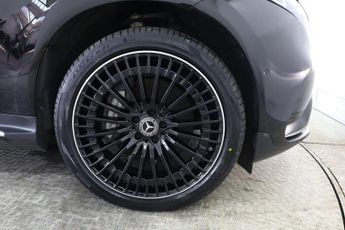 MERCEDES-BENZ EQC EQC 400 80kWh AMG Line (Premium Plus) Auto 4MATIC 5dr
