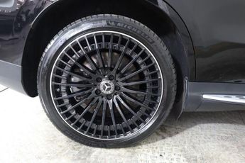 MERCEDES-BENZ EQC EQC 400 80kWh AMG Line (Premium Plus) Auto 4MATIC 5dr