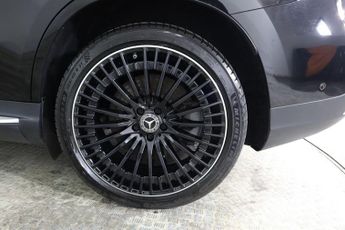 MERCEDES-BENZ EQC EQC 400 80kWh AMG Line (Premium Plus) Auto 4MATIC 5dr