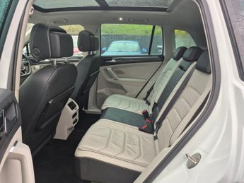 VOLKSWAGEN TIGUAN 2.0 TDI BlueMotion Tech SEL SUV 5dr Diesel DSG 4Motion Euro 6 (s