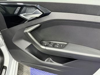 AUDI A1 1.0 TFSI 30 S line Sportback 5dr Petrol S Tronic Euro 6 (s/s) (1