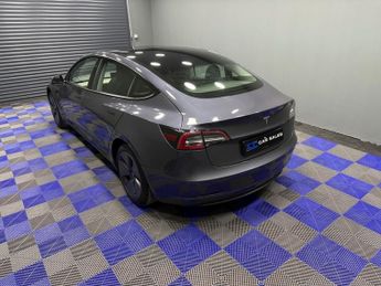 TESLA Model 3 Standard Range Plus Saloon 4dr Electric Auto RWD (241 bhp)