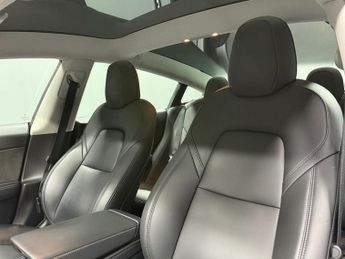 TESLA Model 3 Standard Range Plus Saloon 4dr Electric Auto RWD (241 bhp)