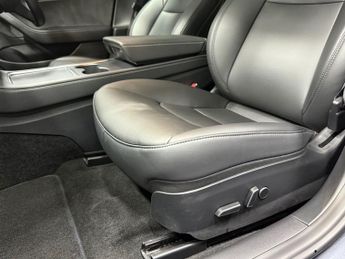 TESLA Model 3 Standard Range Plus Saloon 4dr Electric Auto RWD (241 bhp)