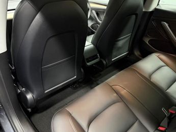 TESLA Model 3 Standard Range Plus Saloon 4dr Electric Auto RWD (241 bhp)