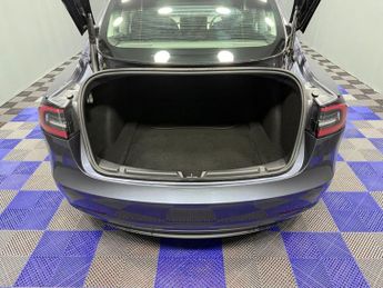 TESLA Model 3 Standard Range Plus Saloon 4dr Electric Auto RWD (241 bhp)
