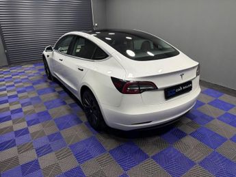 TESLA Model 3 Standard Range Plus Saloon 4dr Electric Auto RWD (241 bhp)