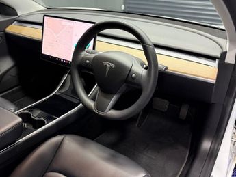 TESLA Model 3 Standard Range Plus Saloon 4dr Electric Auto RWD (241 bhp)
