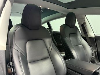 TESLA Model 3 Standard Range Plus Saloon 4dr Electric Auto RWD (241 bhp)