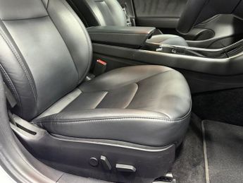 TESLA Model 3 Standard Range Plus Saloon 4dr Electric Auto RWD (241 bhp)