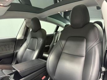 TESLA Model 3 Standard Range Plus Saloon 4dr Electric Auto RWD (241 bhp)