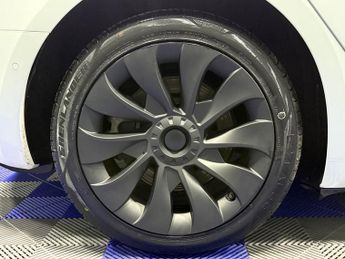 TESLA Model 3 Standard Range Plus Saloon 4dr Electric Auto RWD (241 bhp)