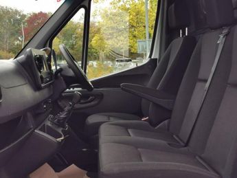 MERCEDES-BENZ SPRINTER 2.0 315 CDI Progressive Panel Van 5dr Diesel Manual RWD L2 H2 Eu