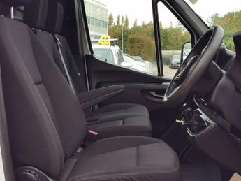 MERCEDES-BENZ SPRINTER 2.0 315 CDI Progressive Panel Van 5dr Diesel Manual RWD L2 H2 Eu