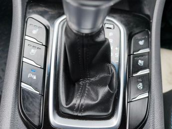 HYUNDAI IONIQ 1.6 h-GDi Premium SE Hatchback 5dr Petrol Hybrid DCT Euro 6 (s/s