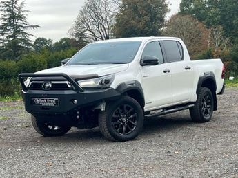 Toyota Hi Lux 2.8 HI-Luxury Invincible X D-4D 4WD Double Cab Auto 4WD 5dr