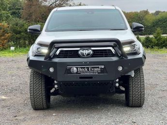 TOYOTA HILUX 2.8 HI-Luxury Invincible X D-4D 4WD Double Cab Auto 4WD 5dr