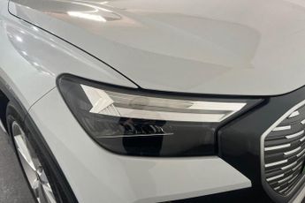 AUDI Q4 E-TRON 40 S line SUV 5dr Electric Auto 82kWh (204 ps) 10.25in Multimedi