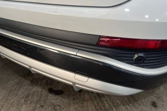 AUDI Q4 E-TRON 40 S line SUV 5dr Electric Auto 82kWh (204 ps) 10.25in Multimedi