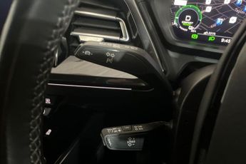 AUDI Q4 E-TRON 40 S line SUV 5dr Electric Auto 82kWh (204 ps) 10.25in Multimedi
