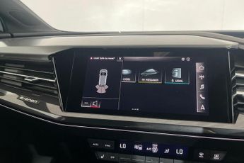AUDI Q4 E-TRON 40 S line SUV 5dr Electric Auto 82kWh (204 ps) 10.25in Multimedi