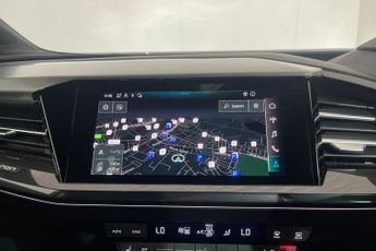 AUDI Q4 E-TRON 40 S line SUV 5dr Electric Auto 82kWh (204 ps) 10.25in Multimedi