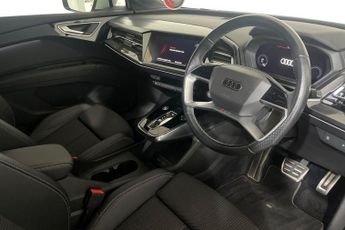 AUDI Q4 E-TRON 40 S line SUV 5dr Electric Auto 82kWh (204 ps) 10.25in Multimedi