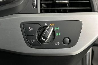 AUDI A4 2.0 TFSI 35 S line Saloon 4dr Petrol S Tronic Euro 6 (s/s) (150 