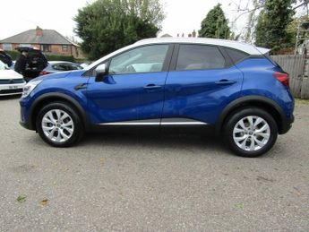 RENAULT CAPTUR 1.3 TCe Iconic SUV 5dr Petrol Automatic  EDC Euro 6 (s/s) (130 p