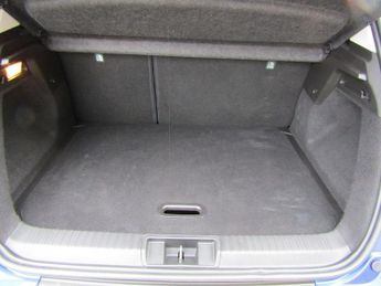 RENAULT CAPTUR 1.3 TCe Iconic SUV 5dr Petrol Automatic  EDC Euro 6 (s/s) (130 p