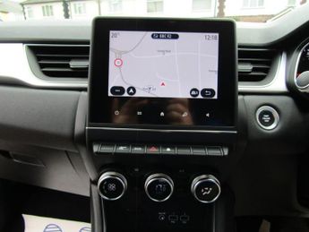 RENAULT CAPTUR 1.3 TCe Iconic SUV 5dr Petrol Automatic  EDC Euro 6 (s/s) (130 p