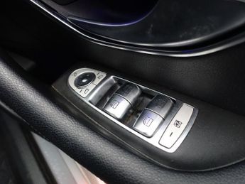 MERCEDES-BENZ E-CLASS 2.0 E220d AMG Line Estate 5dr Diesel G-Tronic+ Euro 6 (s/s) (194